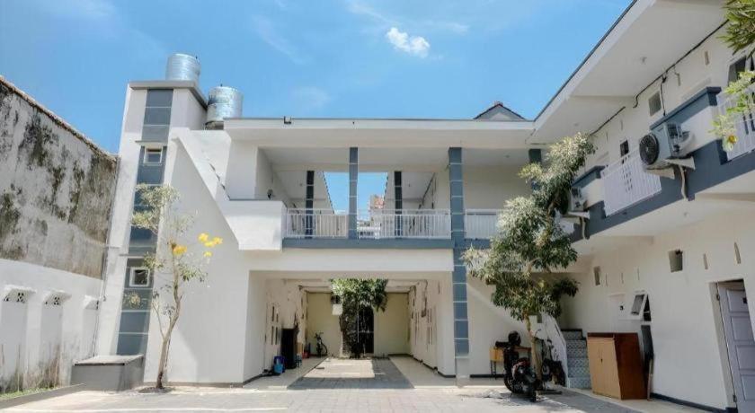 Capital O 1475 Oemah Jawa Family Residence Jembel Exterior foto